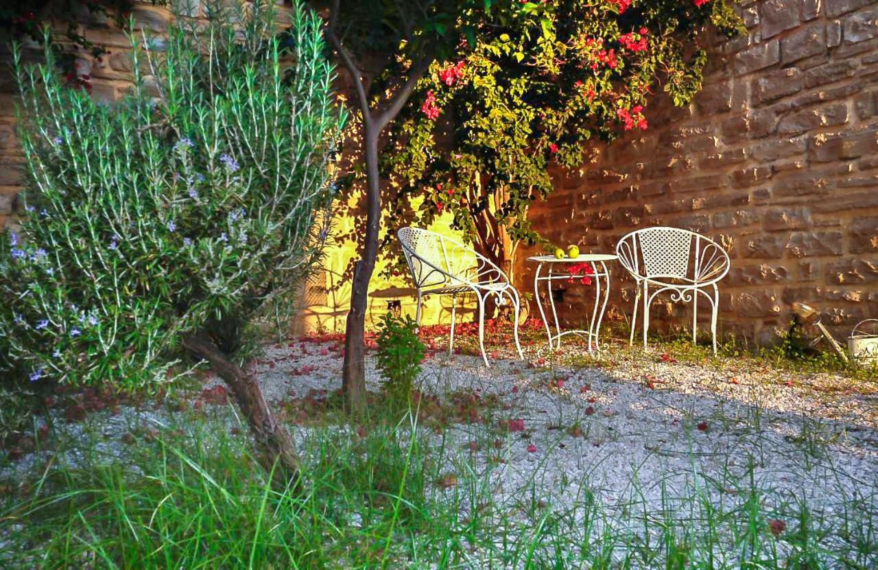 Villa Hectoras In *