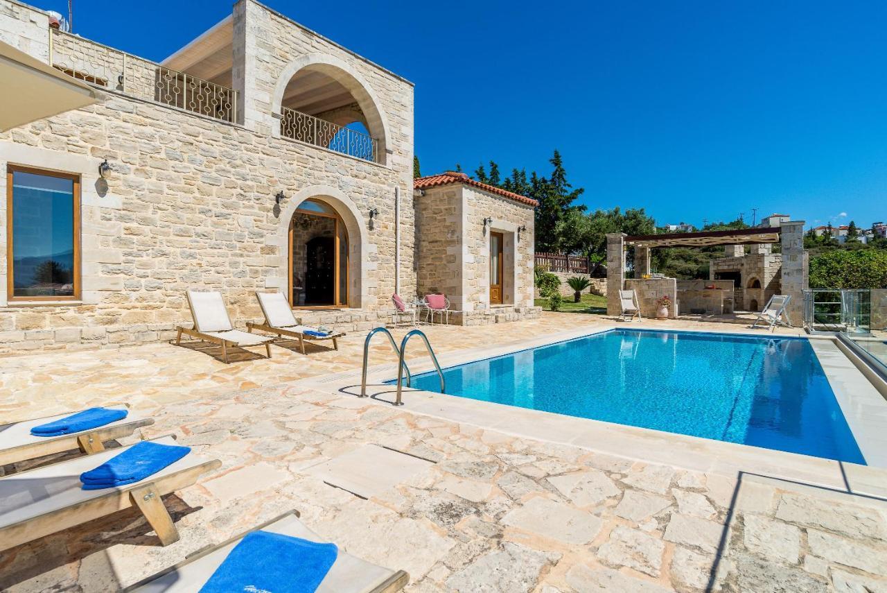 Hectoras In By Apokoronas-villas * Плака